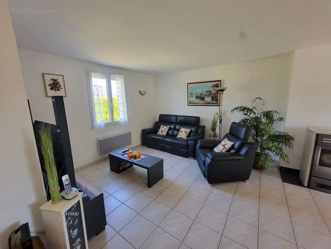 Maison à GROFFLIERS