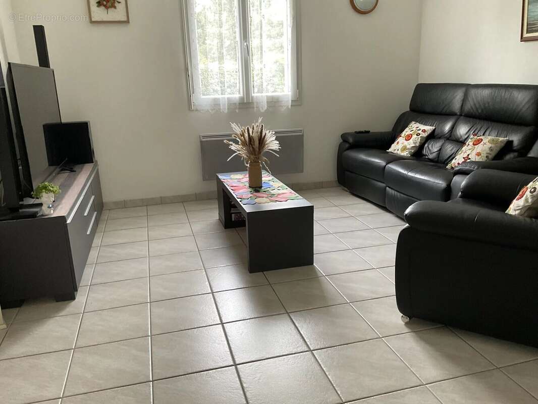 Maison à GROFFLIERS