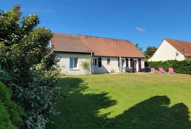 Maison à GROFFLIERS