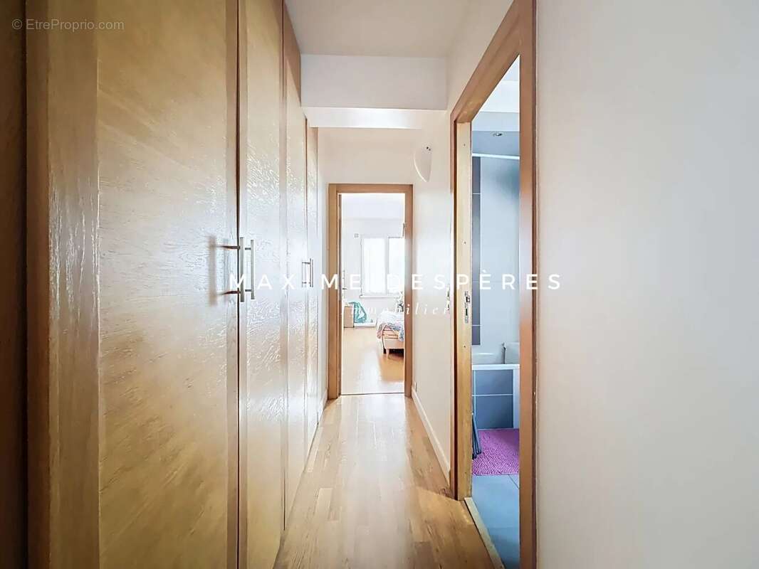 Appartement à NEUILLY-SUR-SEINE