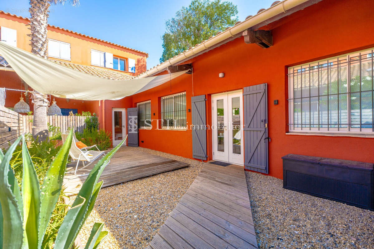 Appartement à GRIMAUD