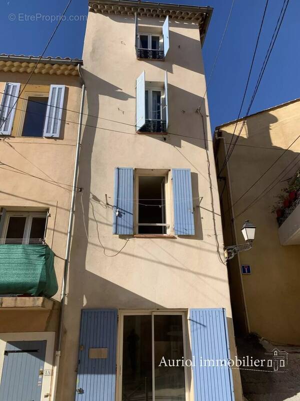 Appartement à AURIOL