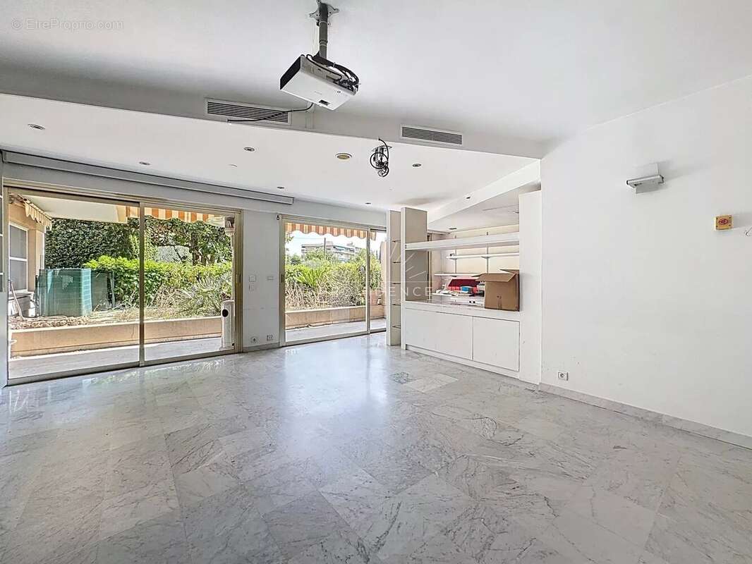 Appartement à LE CANNET