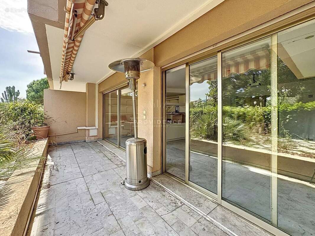 Appartement à LE CANNET