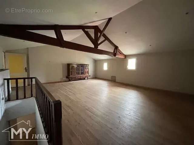 Maison à LAMOTHE-MONTRAVEL