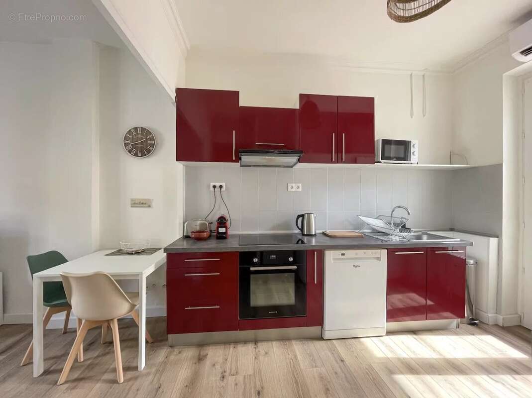 Appartement à MARSEILLE-4E