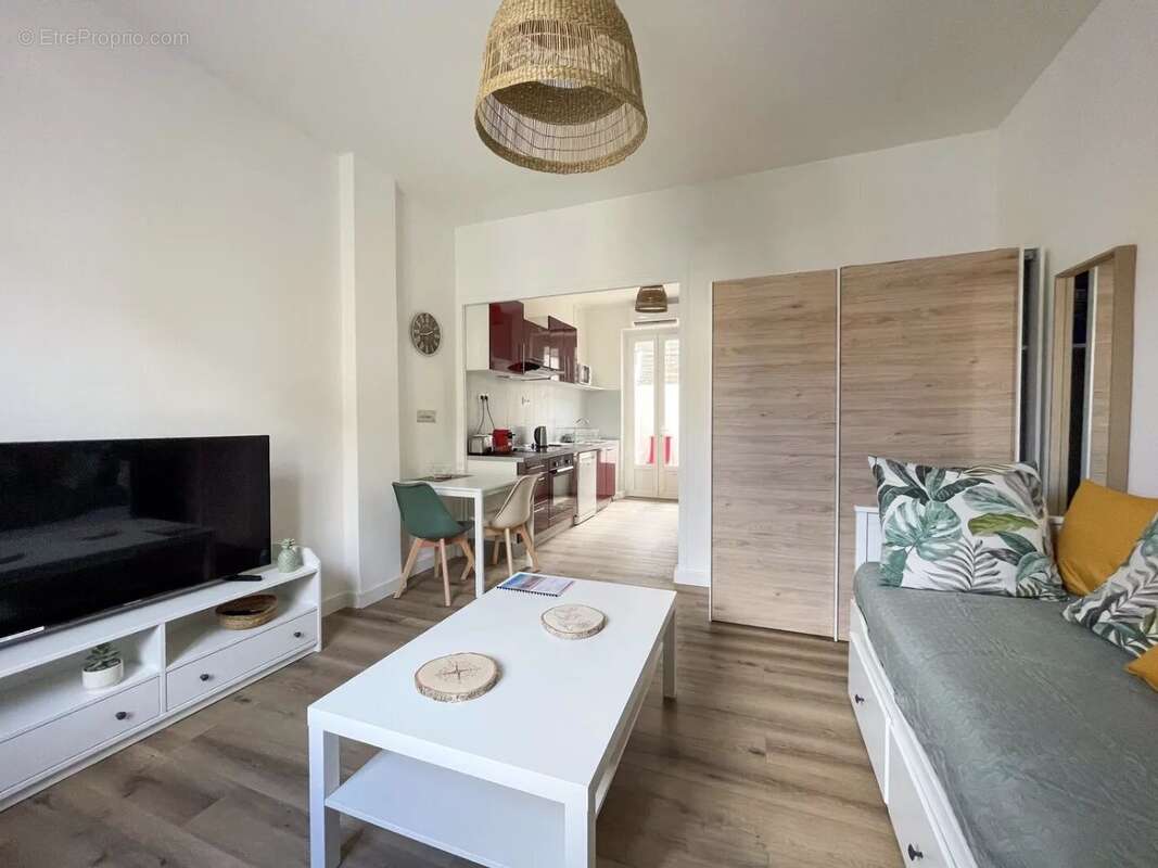 Appartement à MARSEILLE-4E