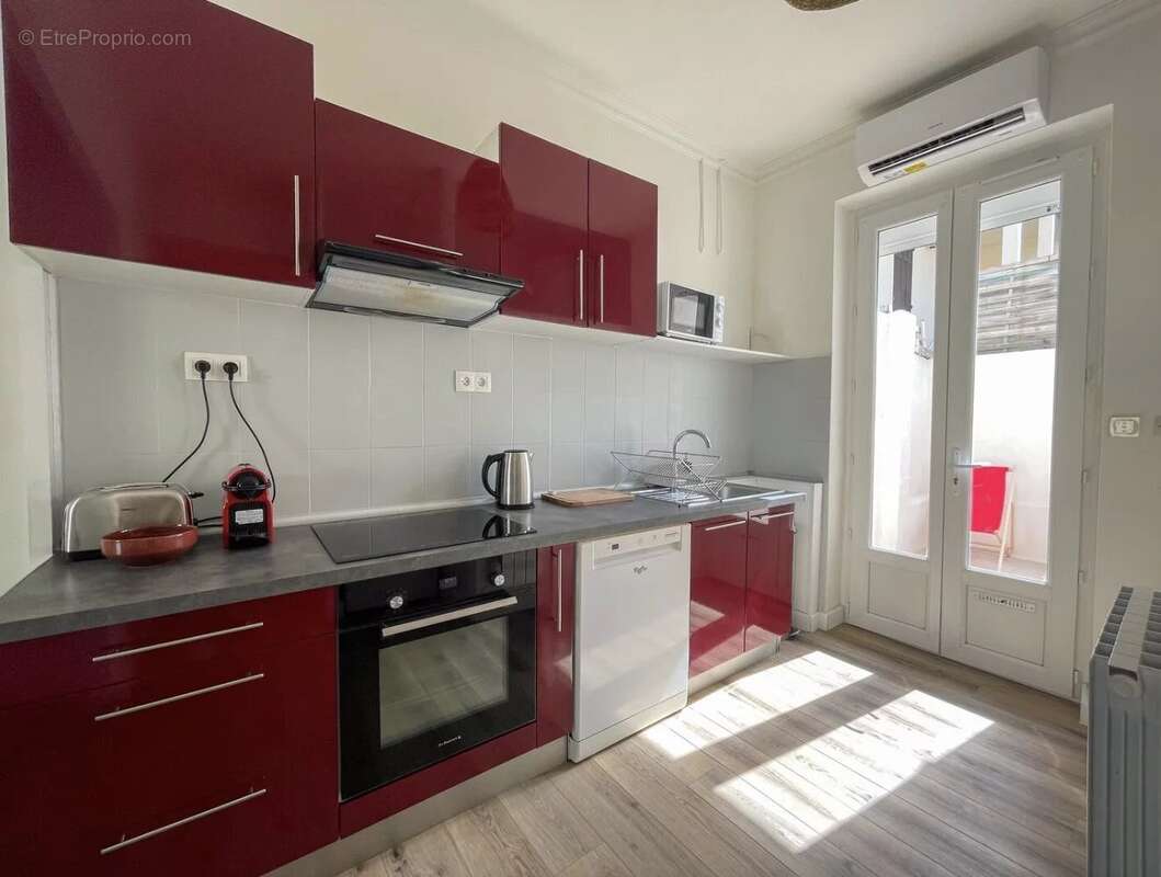 Appartement à MARSEILLE-4E
