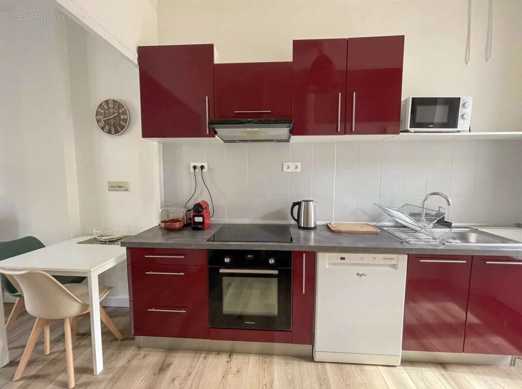 Appartement à MARSEILLE-4E