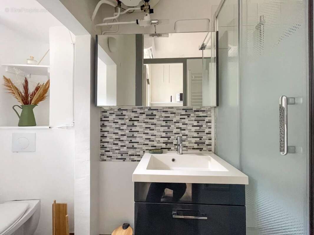 Appartement à MARSEILLE-4E