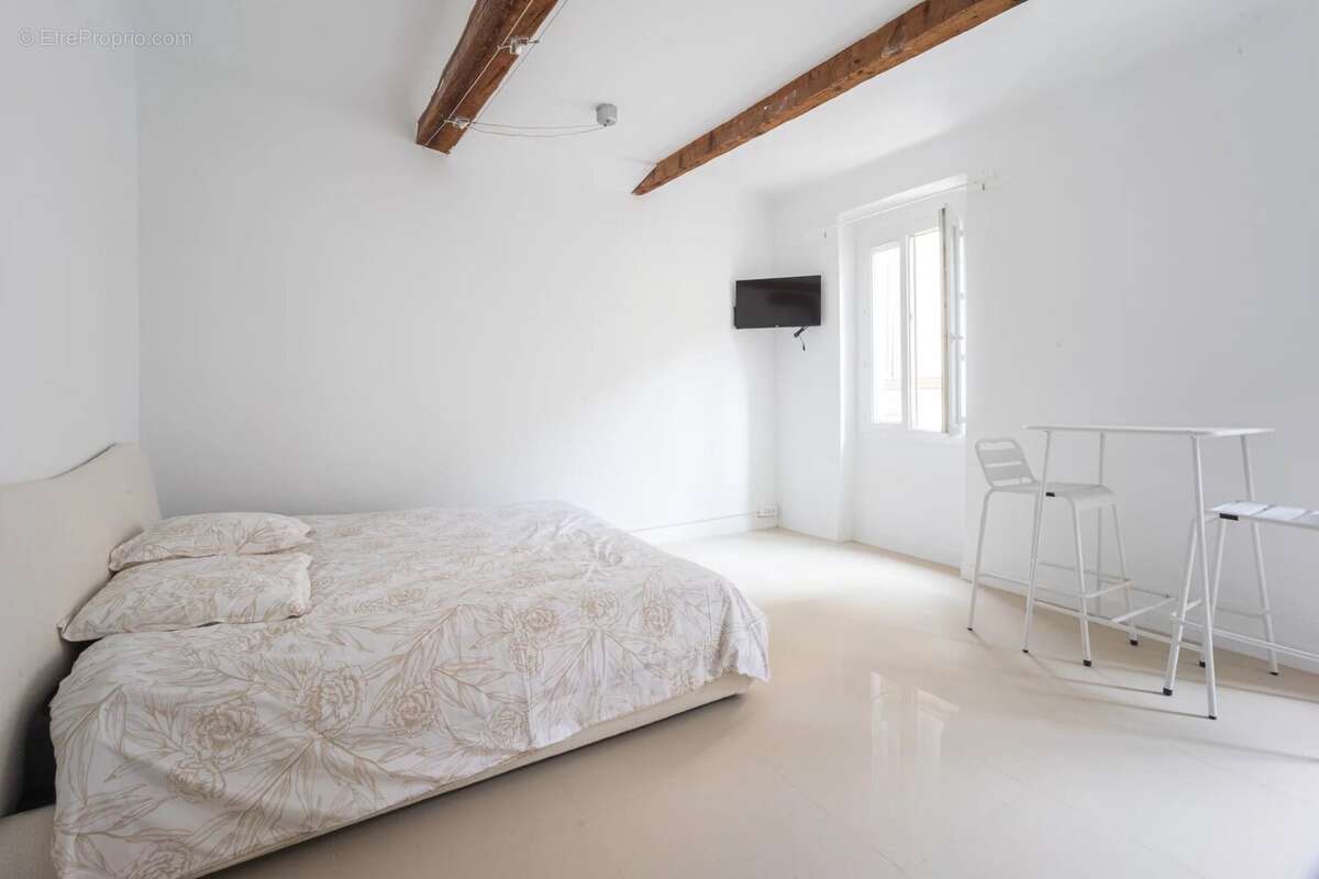 Appartement à MARSEILLE-6E