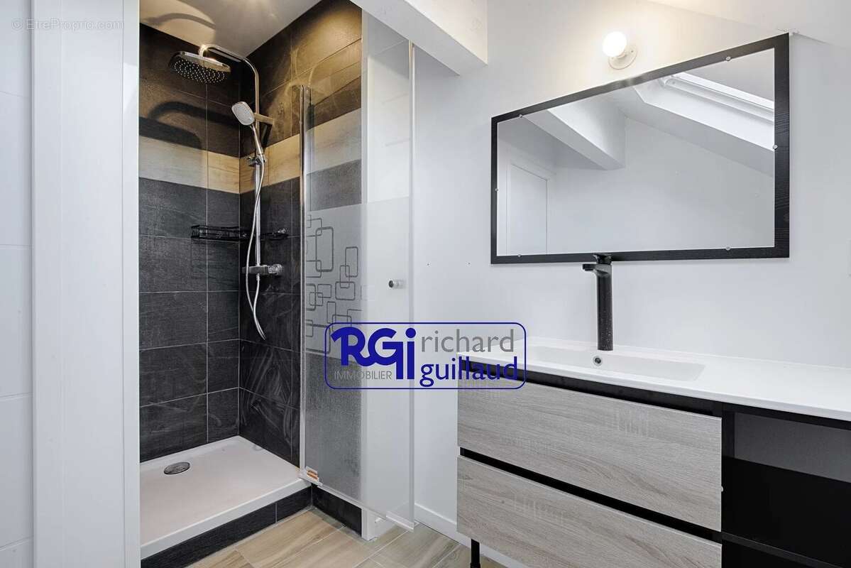 Maison à LA TOUR-DU-PIN