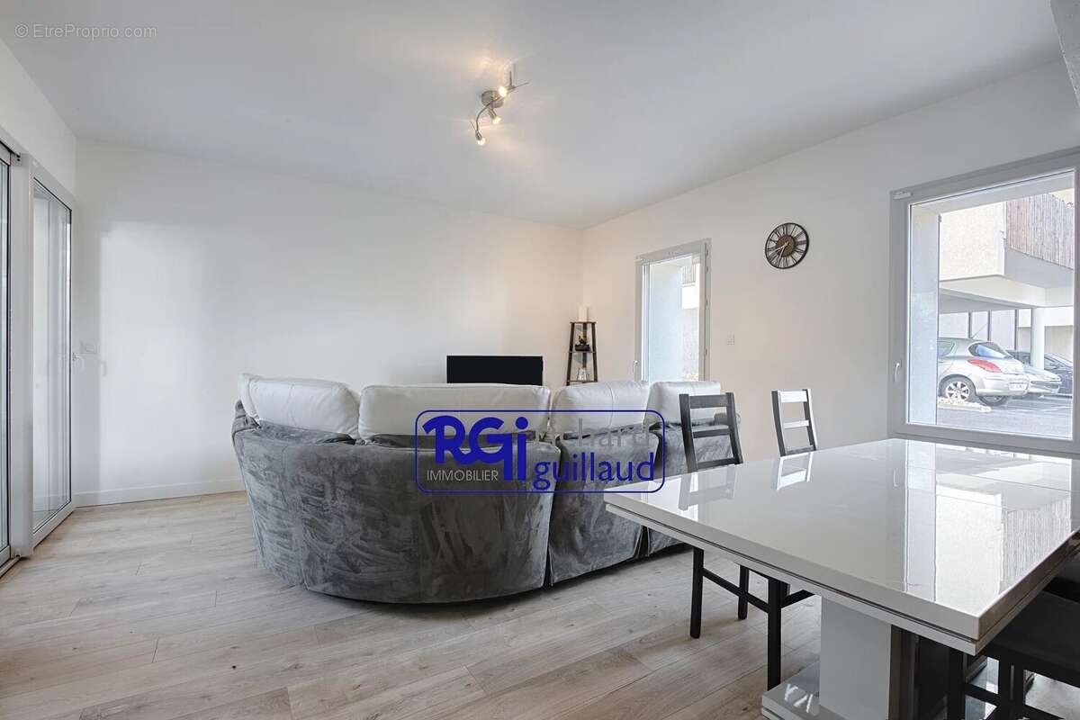 Maison à LA TOUR-DU-PIN