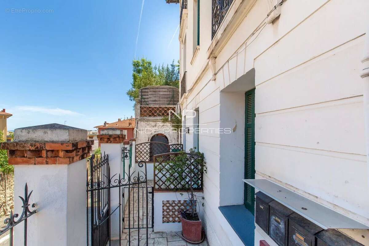 Appartement à BEAULIEU-SUR-MER