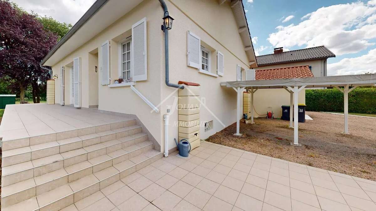 Maison à AIGUEPERSE