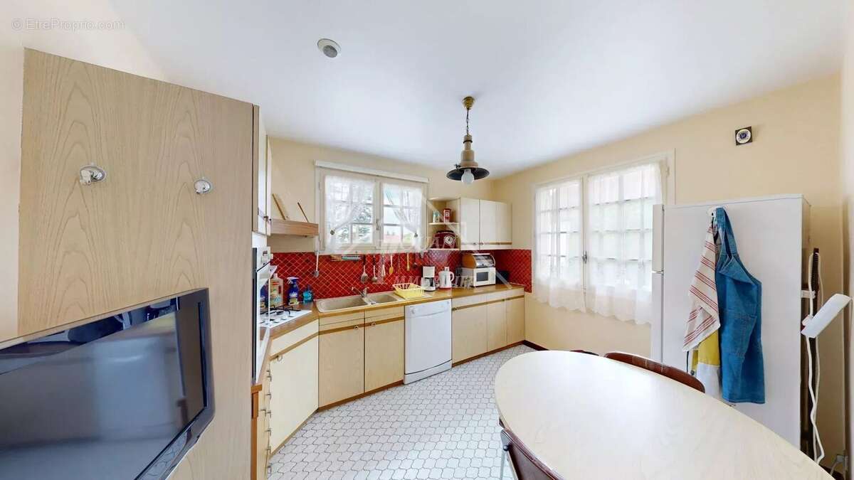 Maison à AIGUEPERSE