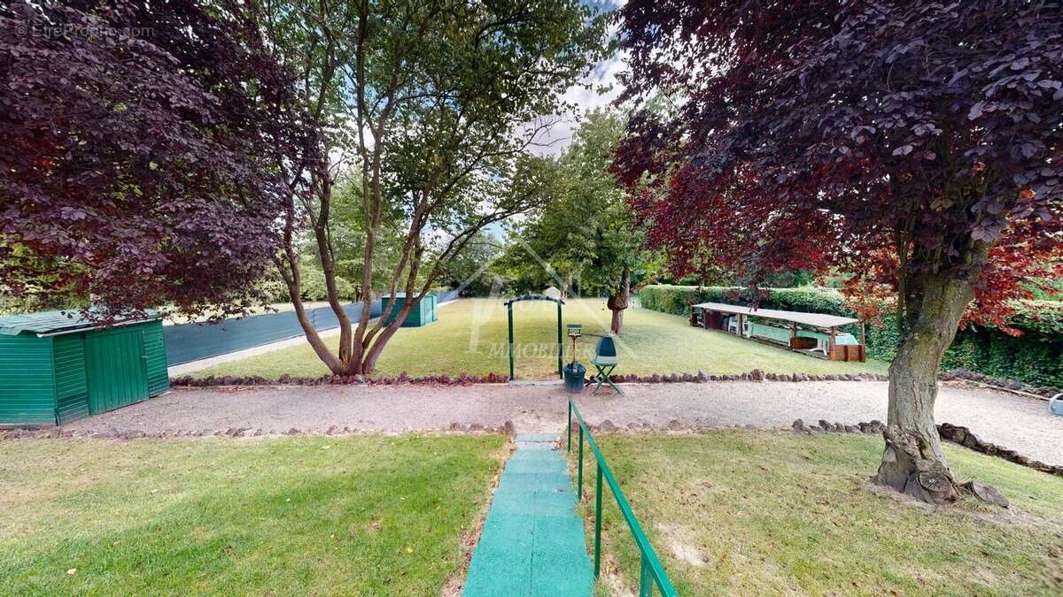 Maison à AIGUEPERSE