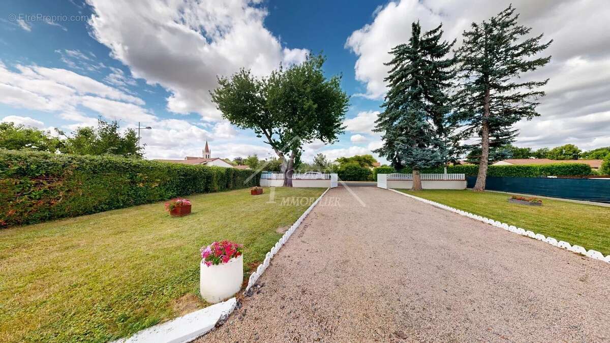 Maison à AIGUEPERSE