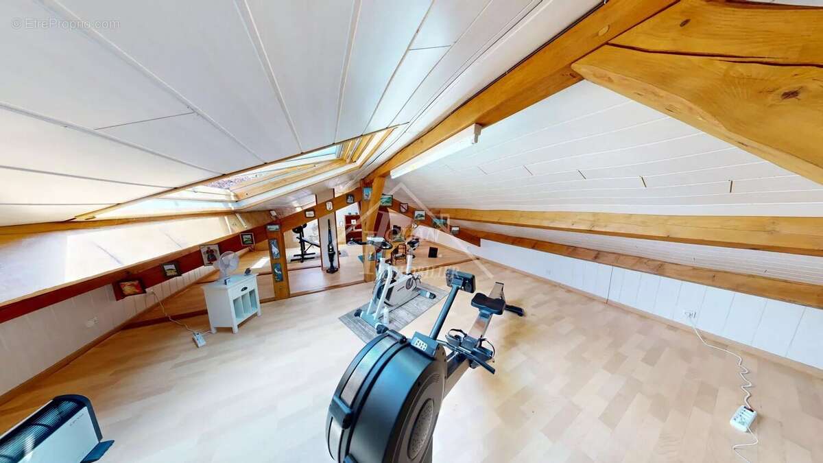 Maison à AIGUEPERSE