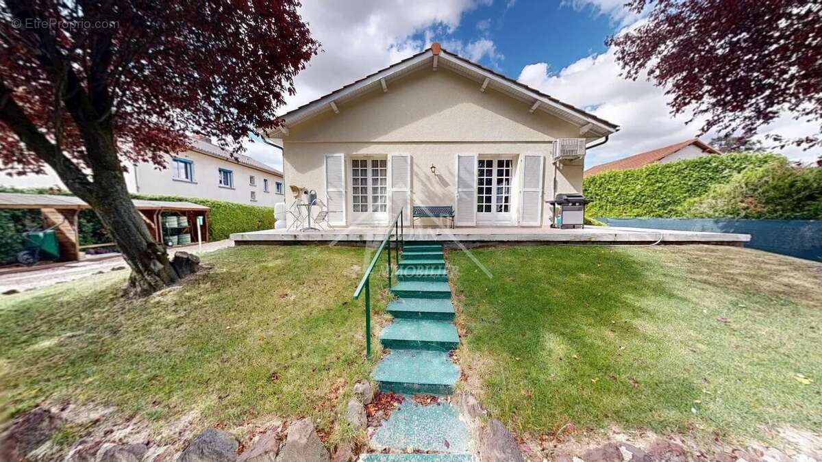 Maison à AIGUEPERSE