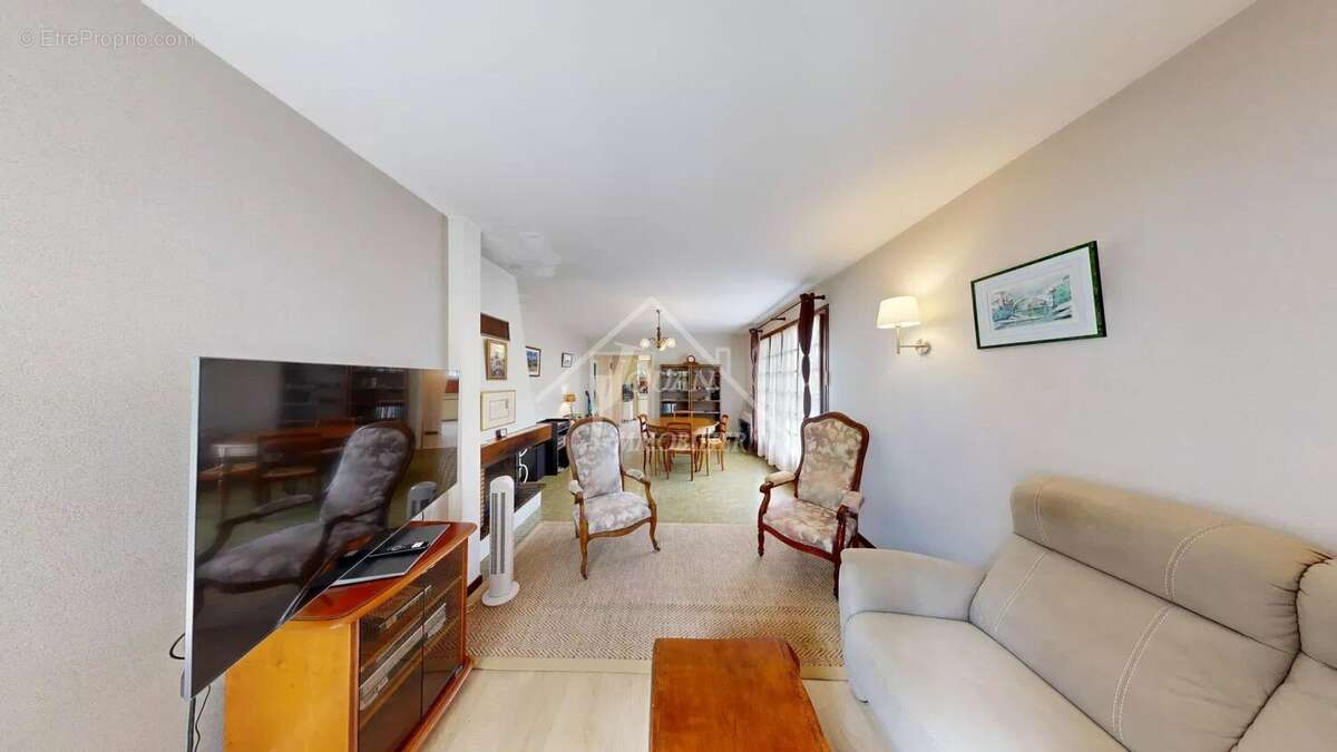 Maison à AIGUEPERSE