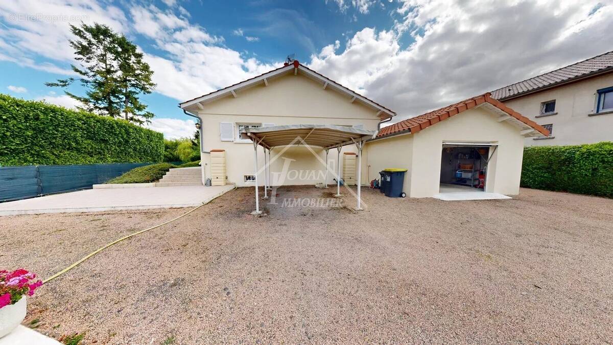 Maison à AIGUEPERSE