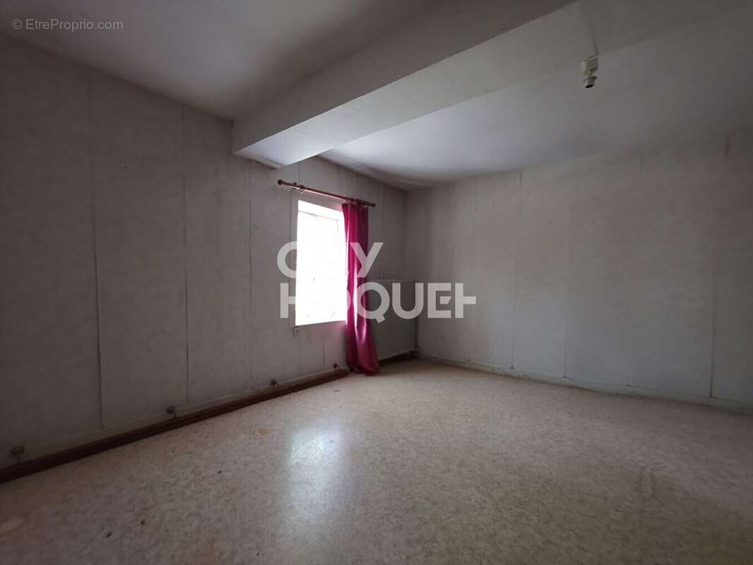 Maison à SAINT-ETIENNE-LE-MOLARD