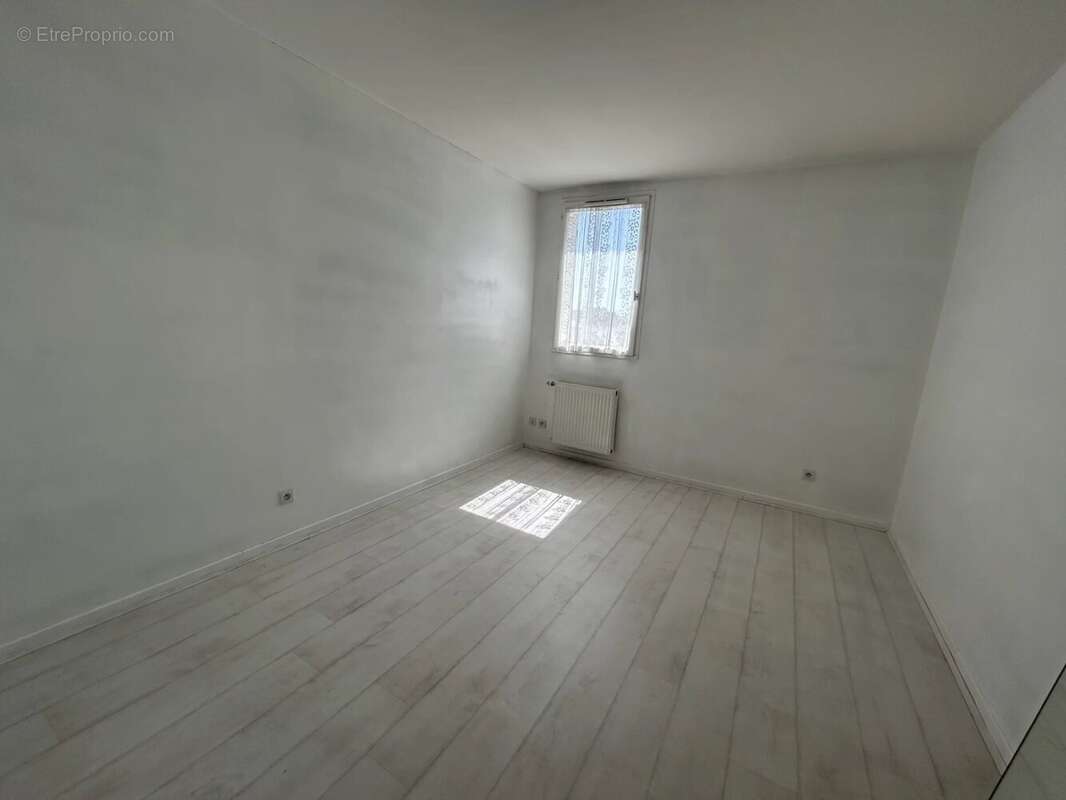 Appartement à SAINT-JEAN-DE-BRAYE