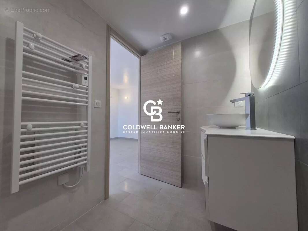 Appartement à LES ISSAMBRES