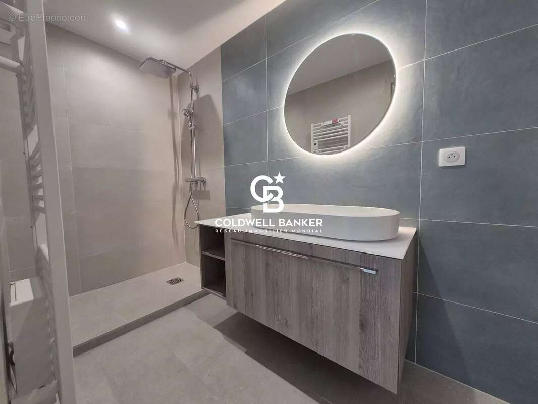 Appartement à LES ISSAMBRES