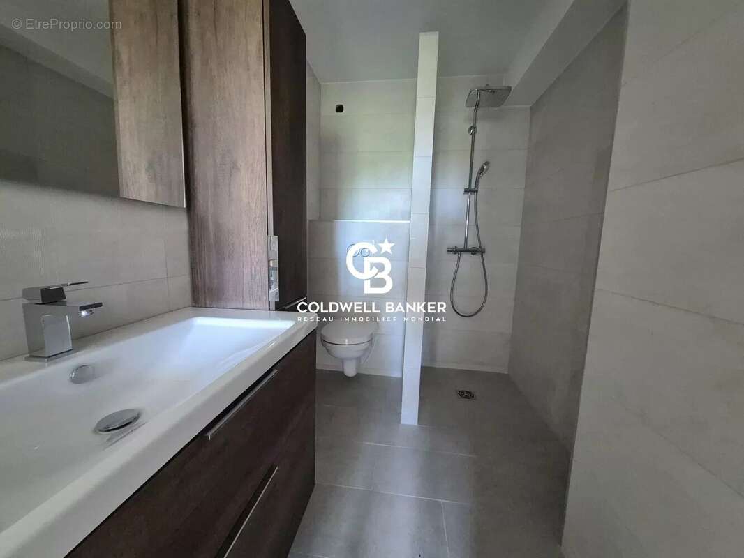 Appartement à LES ISSAMBRES