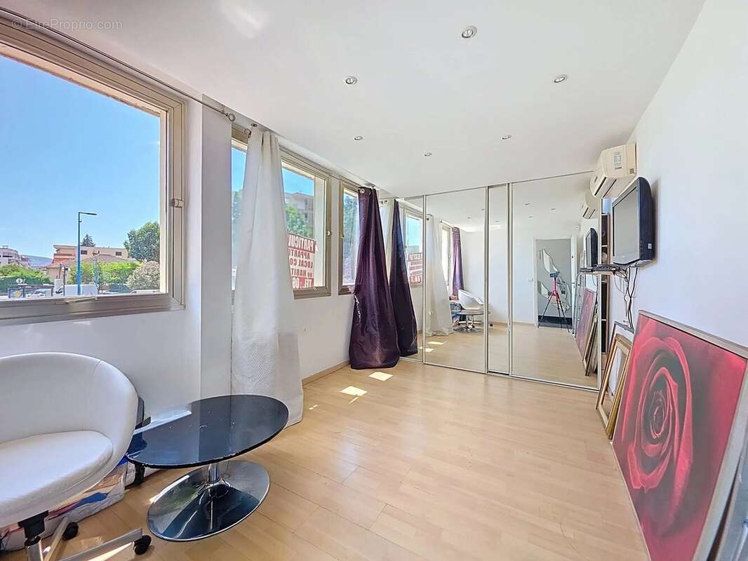 Appartement à MANDELIEU-LA-NAPOULE