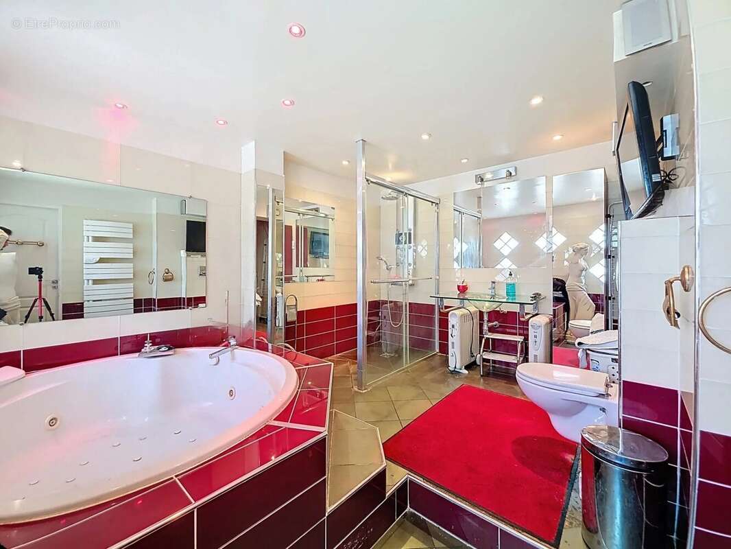 Appartement à MANDELIEU-LA-NAPOULE