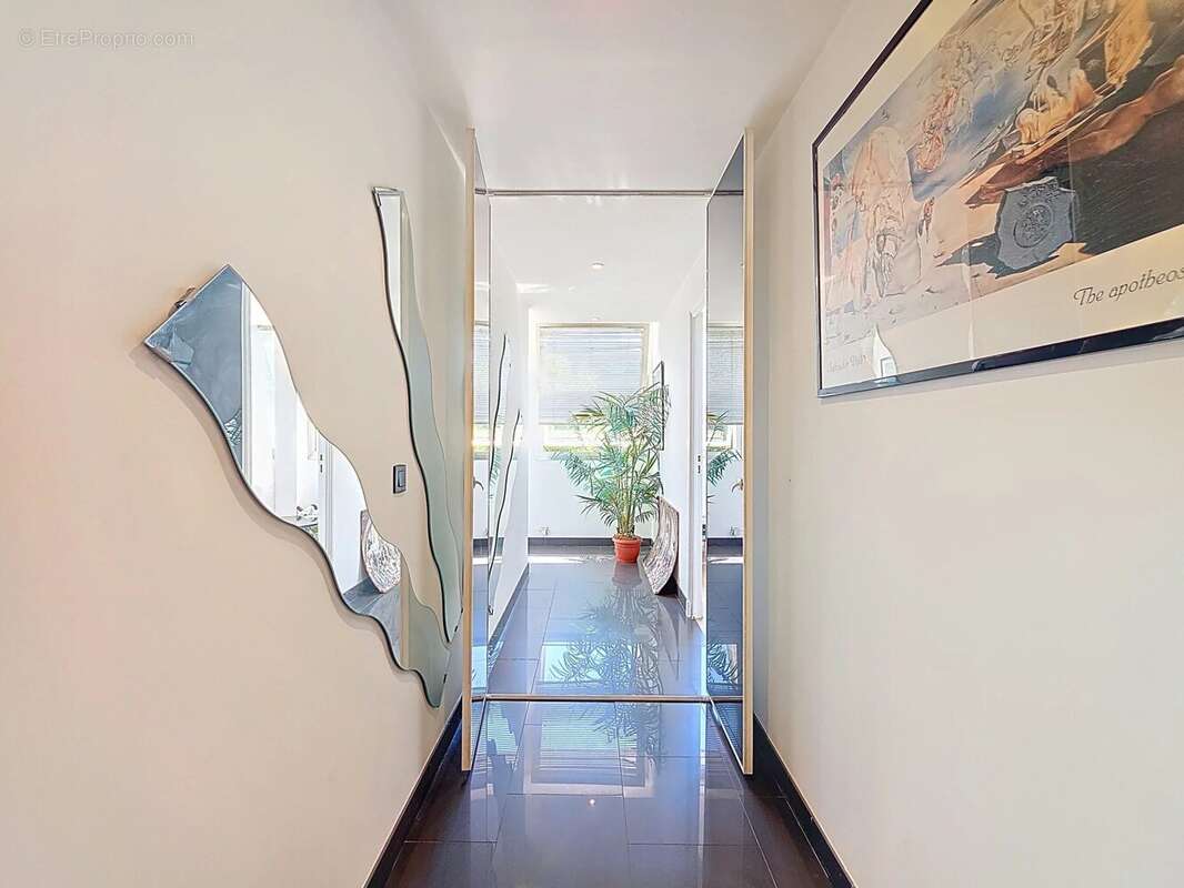 Appartement à MANDELIEU-LA-NAPOULE