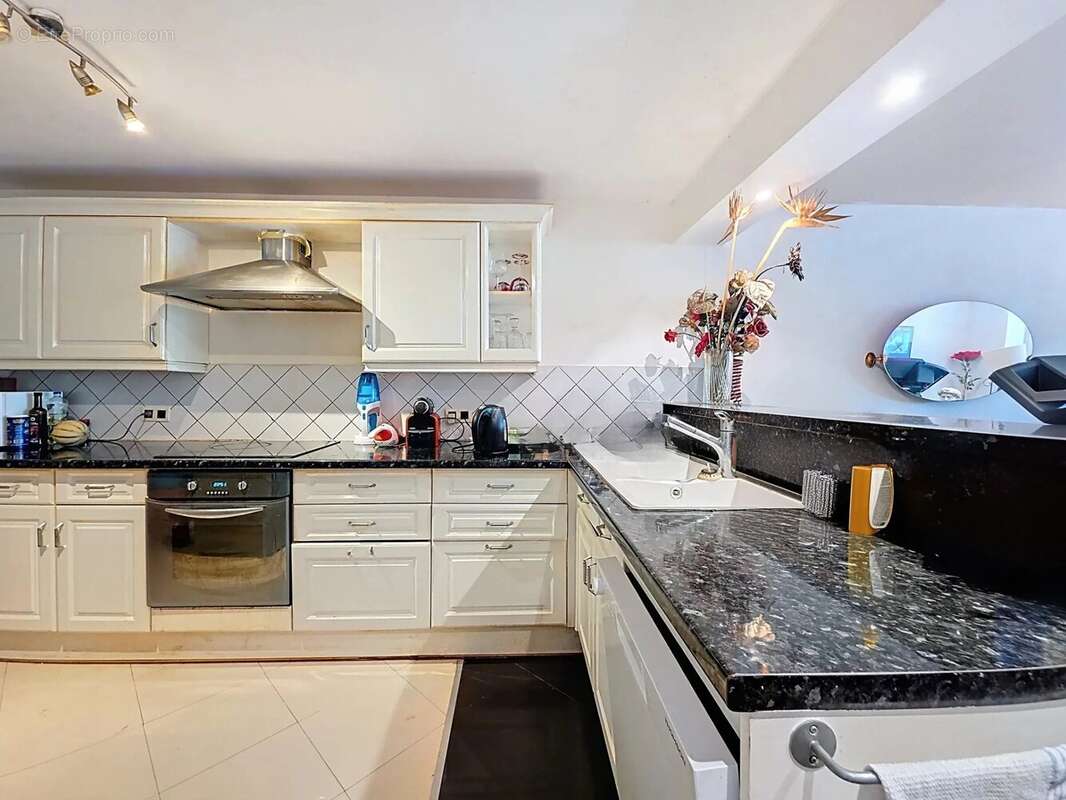 Appartement à MANDELIEU-LA-NAPOULE