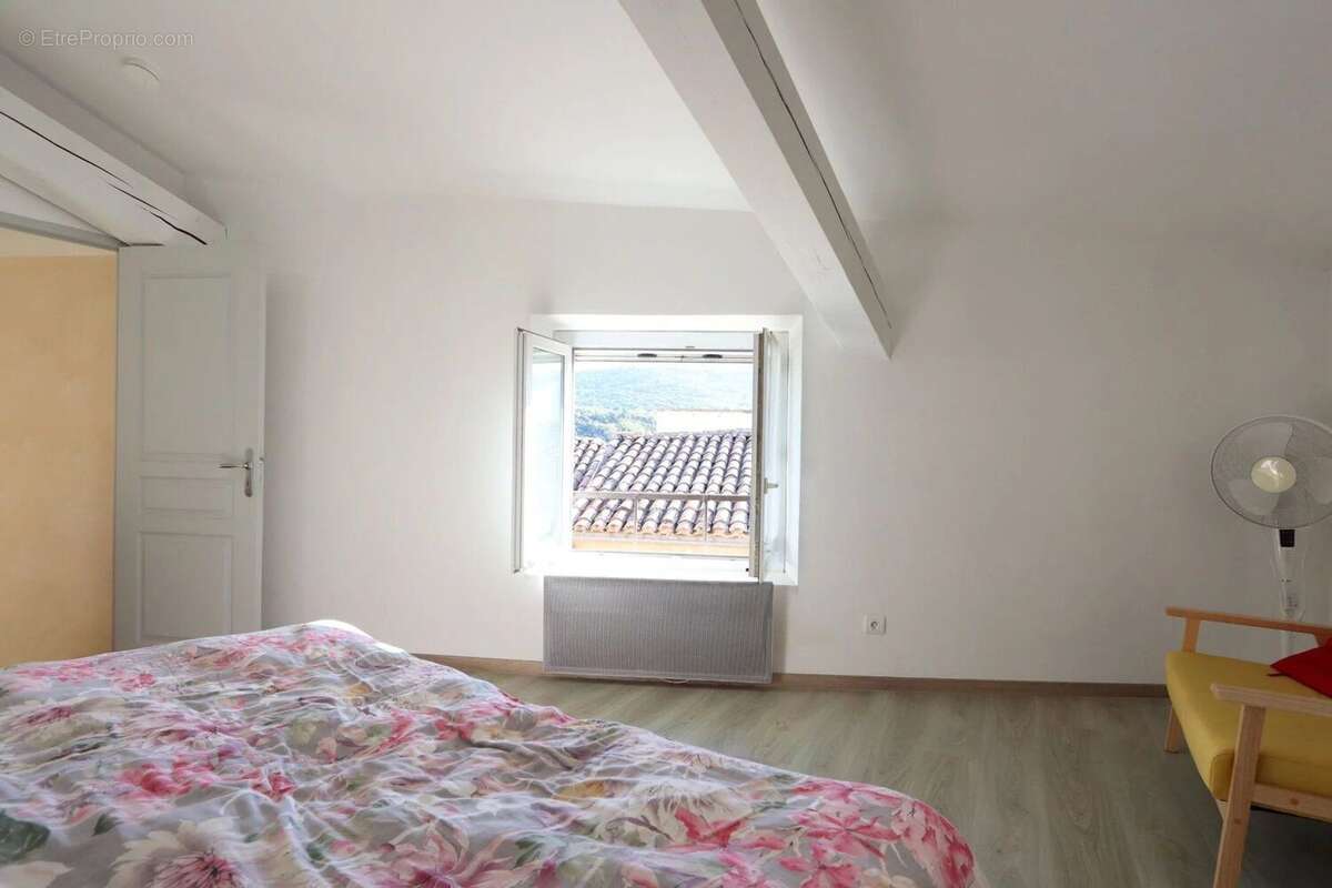 Appartement à BONNIEUX