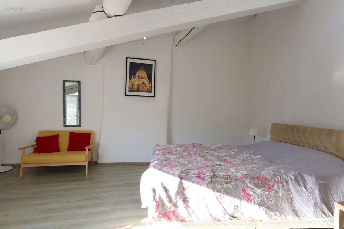 Appartement à BONNIEUX