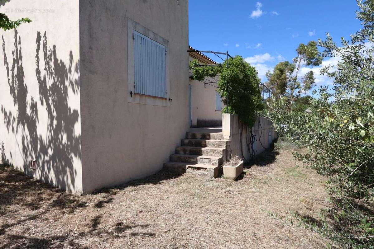 Maison à SAINT-SATURNIN-LES-APT