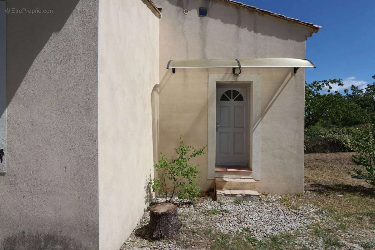 Maison à SAINT-SATURNIN-LES-APT