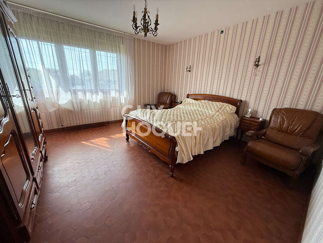 Maison à DOL-DE-BRETAGNE