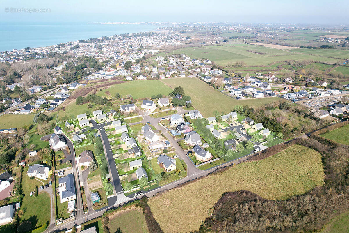 Terrain à SAINT-PAIR-SUR-MER