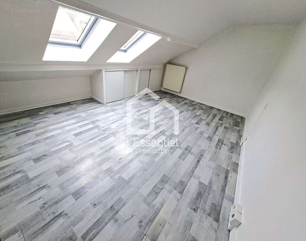 Appartement à VAUX-SUR-SEINE