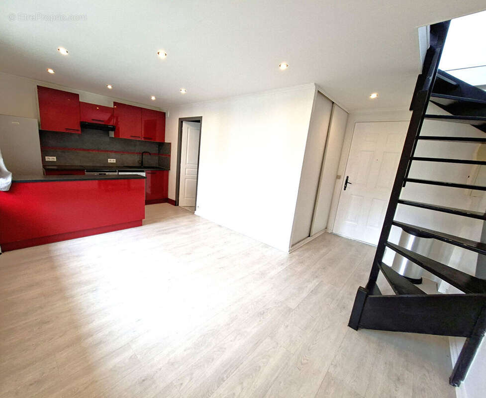 Appartement à VAUX-SUR-SEINE