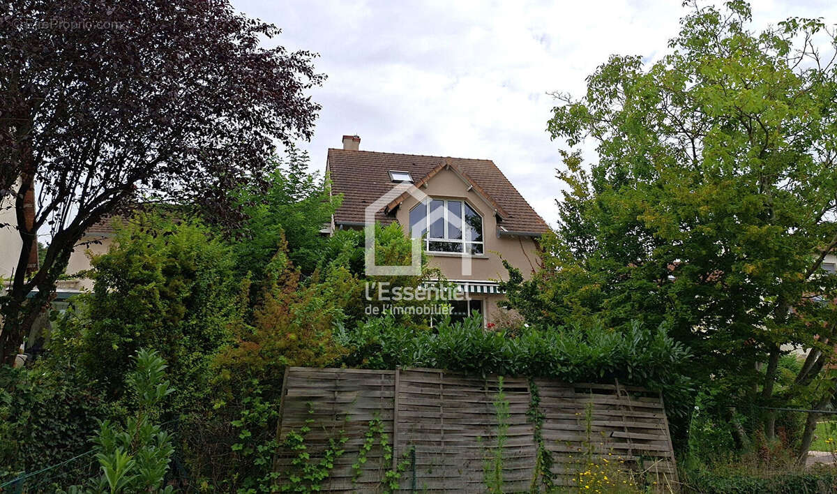 Appartement à VAUX-SUR-SEINE