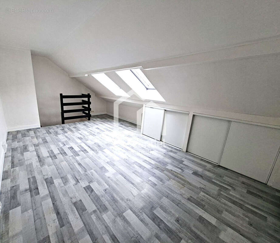 Appartement à VAUX-SUR-SEINE