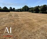 Terrain à CONDE-SUR-NOIREAU