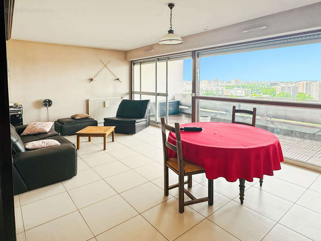 Appartement à MAISONS-ALFORT