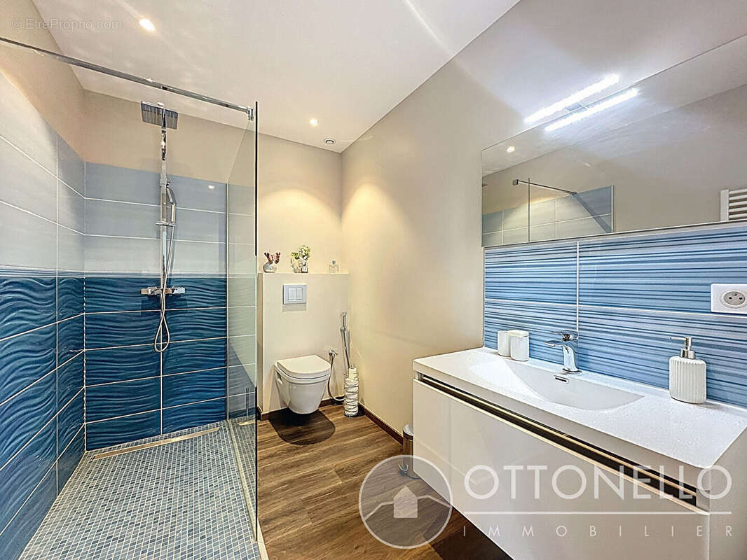 Maison à ROQUEBRUNE-SUR-ARGENS