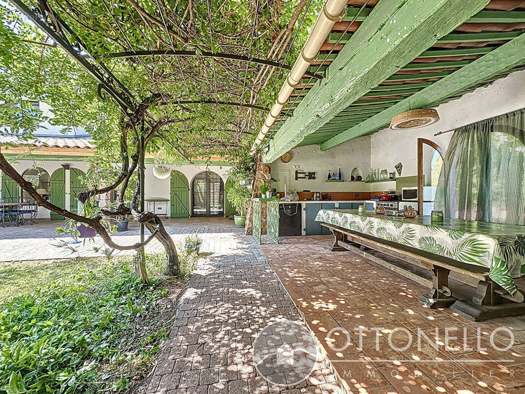 Maison à ROQUEBRUNE-SUR-ARGENS