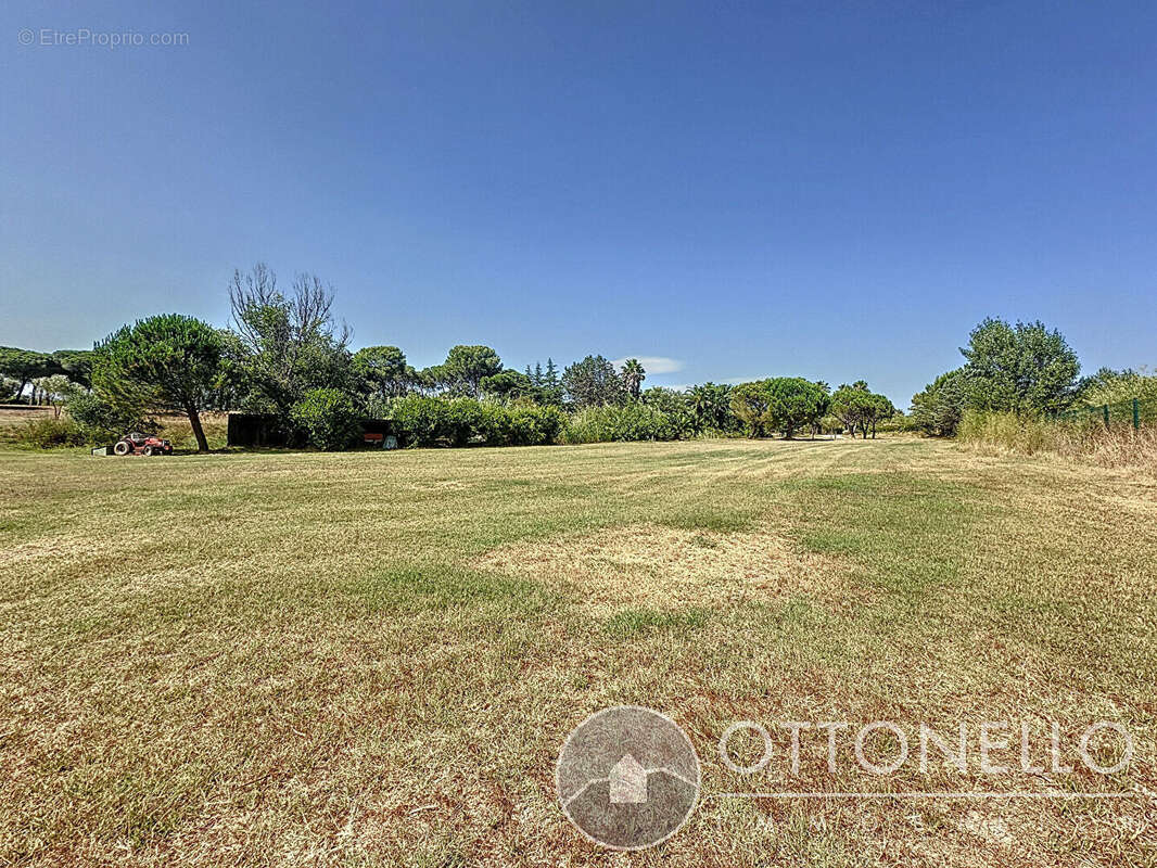 Maison à ROQUEBRUNE-SUR-ARGENS